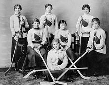 Queen's University Women's Hockey Team 1917