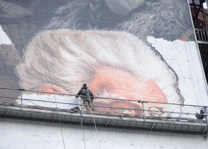 How all 13 dwarves from The Hobbit were painted onto a 150 foot tall wall in New York City