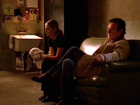 Buffy the Vampire Slayer, The Gift, Giles