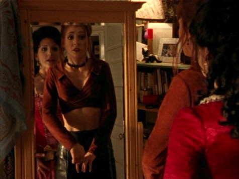 Buffy and Willow in Buffy the Vampire Slayer Halloween