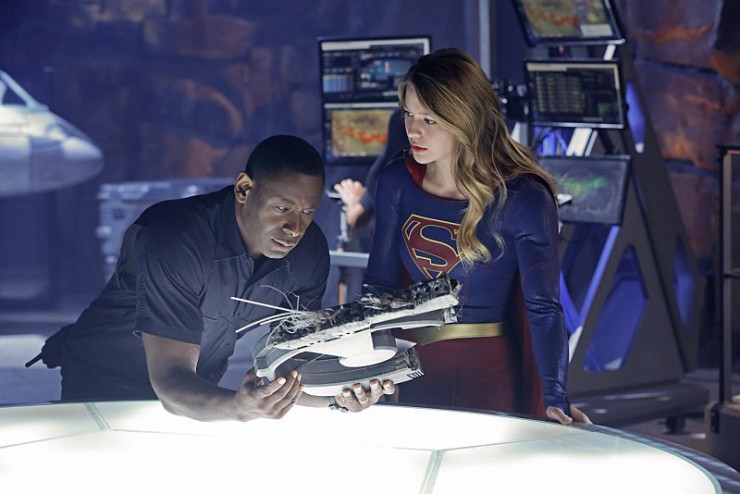Supergirl 104 "How Does She Do It?" episode review