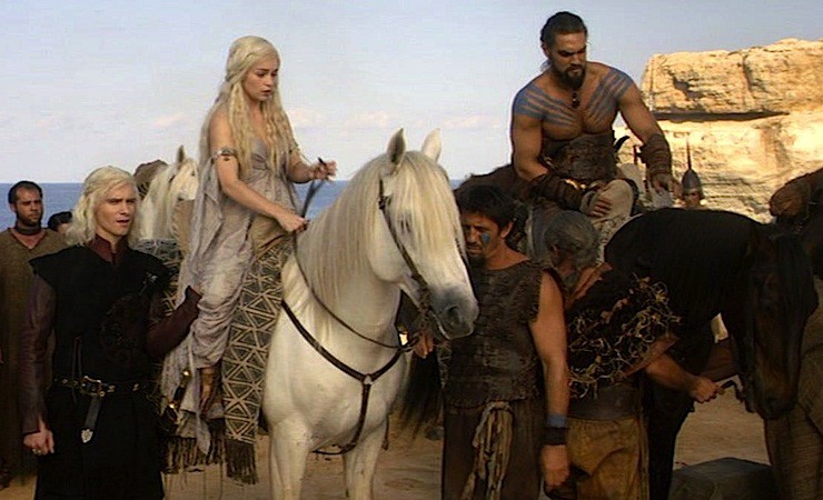 Khal Drogo and Daenarys Targaryen with their horses