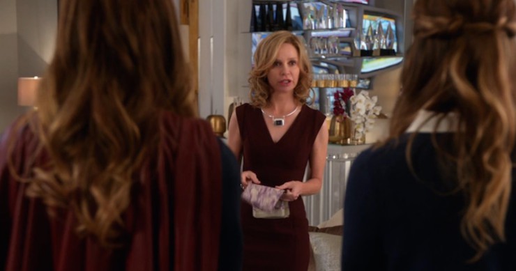 Supergirl 1x09 "Blood Bonds" television review
