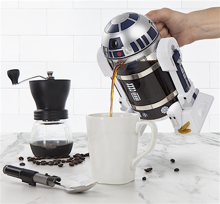 R2-D2 coffee press in action