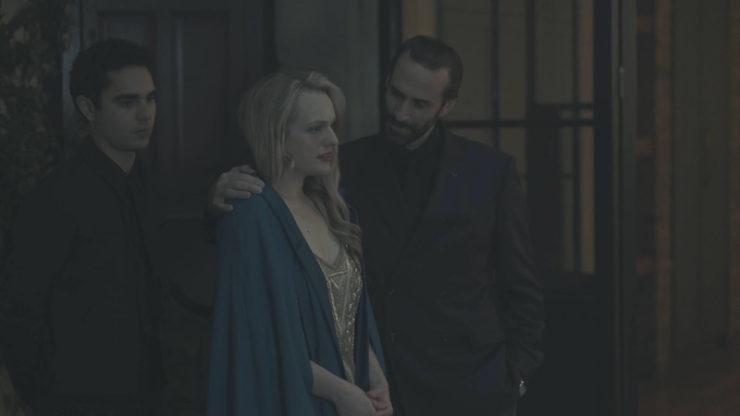 The Handmaid's Tale 1x08 Jezebels television review Offred cloak