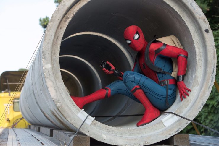 Peter Parker Millennial photographer Spider-Man: Homecoming phone selfie Tom Holland