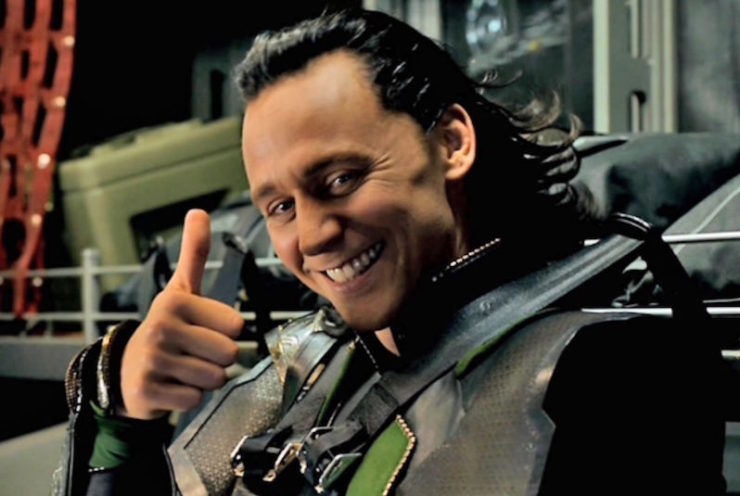 Loki thumbs up Tom Hiddleston