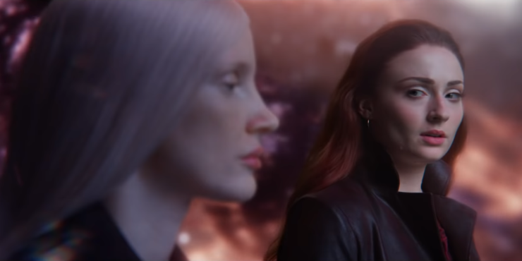 Vux (Jessica Chastain) and Jean Grey (Sophie Turner) in X-Men: Dark Phoenix