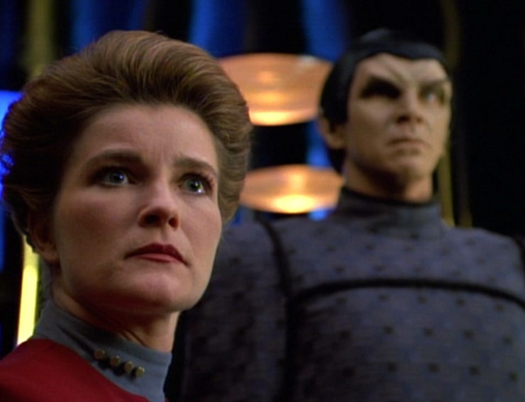 Captain Janeway (Kate Mulgrew) and Romulan in Star Trek: Voyager