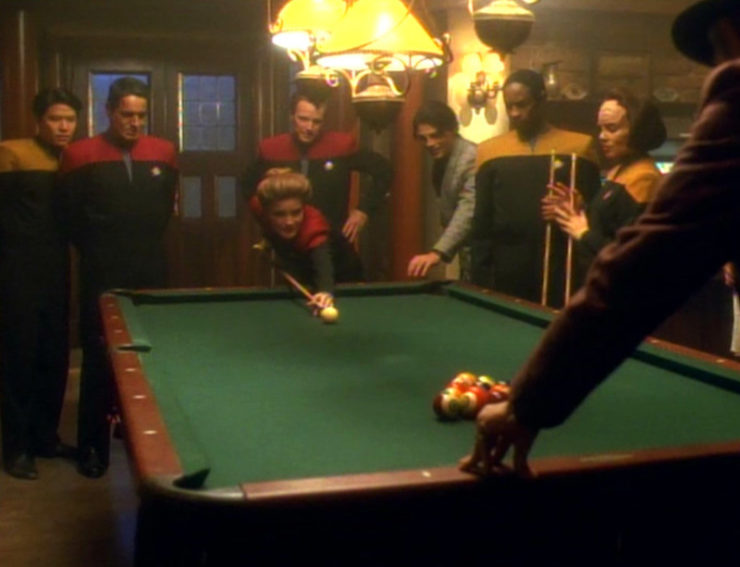 Captain Janeway plays pool with the crew on Star Trek: Voyager