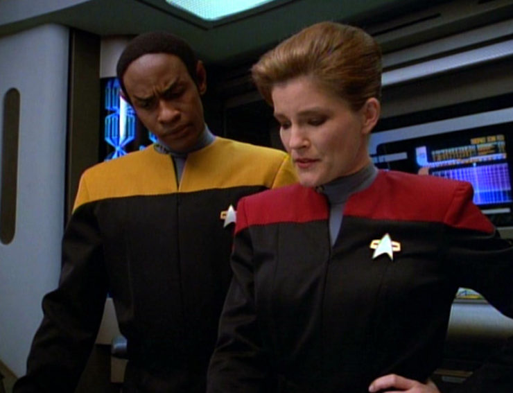 Tuvok (Tim Russ) and Captain Janeway (Kate Mulgrew) in Star Trek: Voyager
