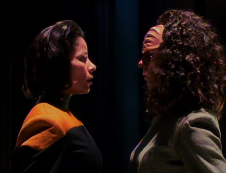 B'Elanna Torres (Roxann Dawson) in Star Trek: Voyager