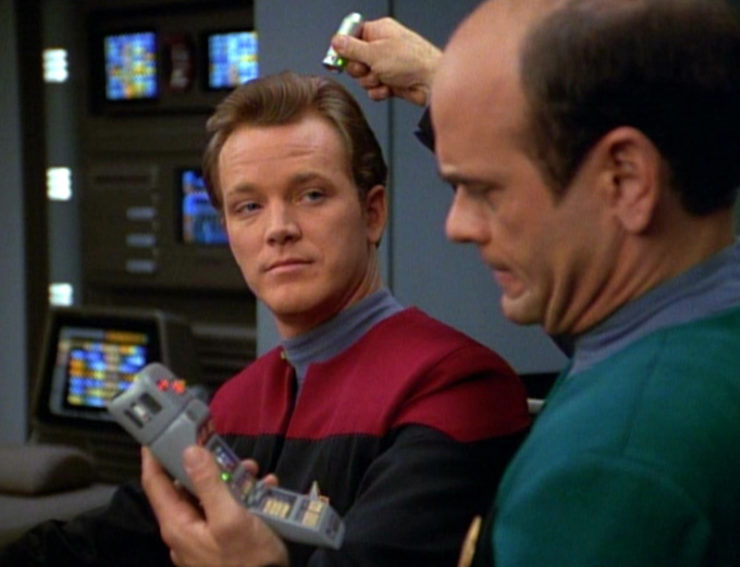 Tom paris (Robert Duncan McNeill) and the Doctor (Robert Picardo) in Star Trek: Voyager
