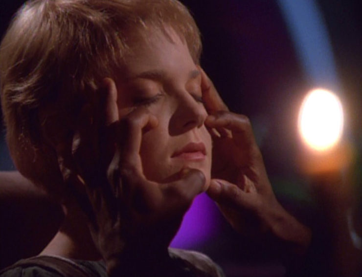 Kes (Jennifer Lien) in Star Trek: Voyager