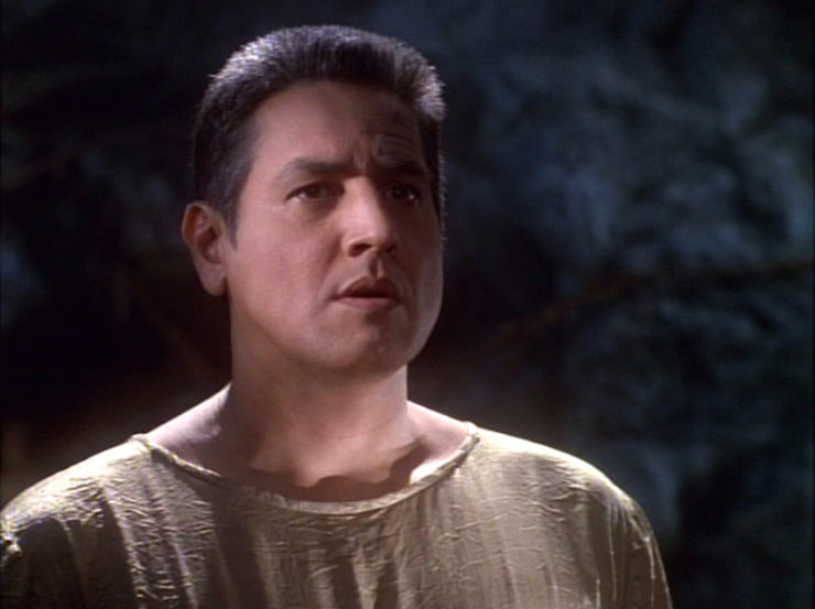 Chakotay (Robert Beltran) in Star Trek: Voyager