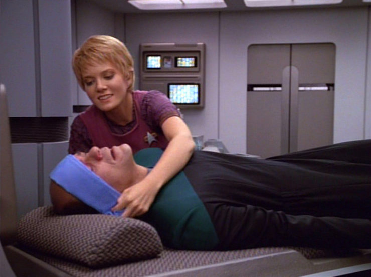 Kes and the EMH in Star Trek: Voyager