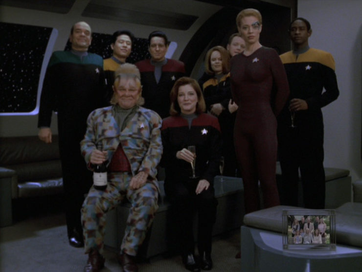 Star Trek: Voyager "11:59"