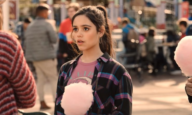 Jenna Ortega in Yes Day holding cotton candy