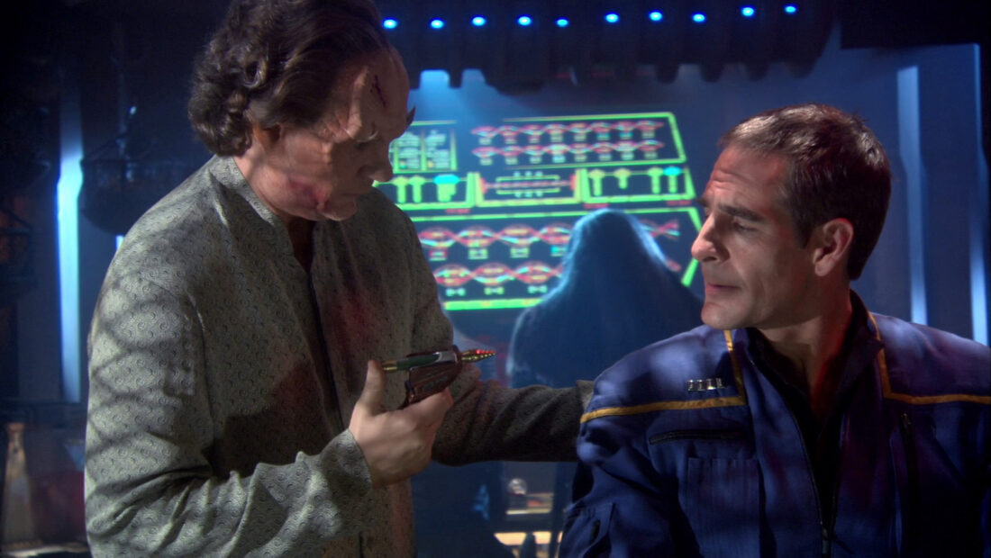 Phlox and Archer. Screenshot from Star Trek: Enterprise "Divergence"