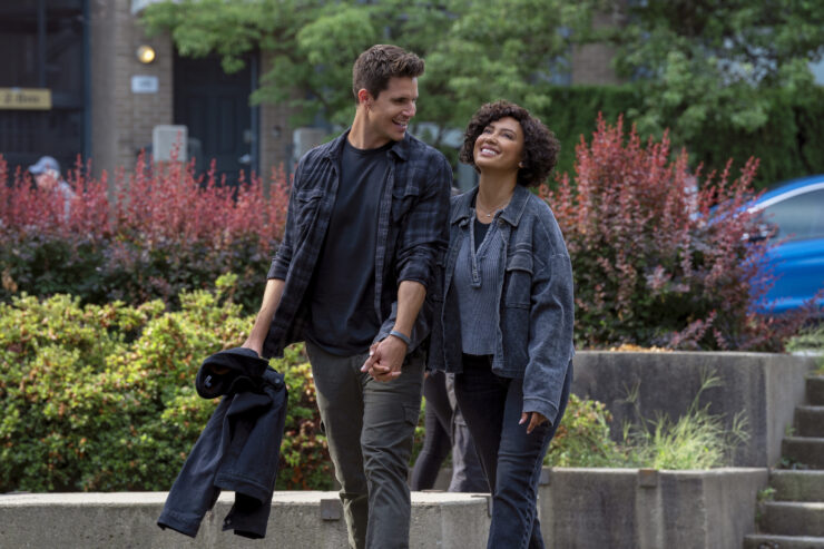 Robbie Amell (Nathan), Andy Allo (Nora) in Prime Video series Upload.