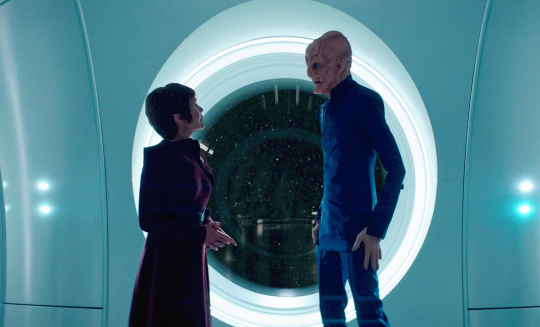 T'Rina (Tara Rosling) and Saru (Doug Jones) in a scene from Star Trek: Discovery "Jinaal"