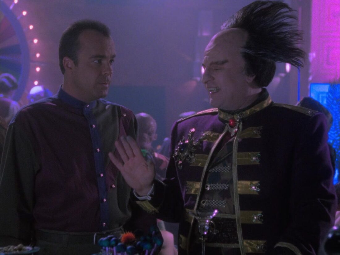 Garibaldi and Mollari in a scene from Babylon 5 "Survivors"