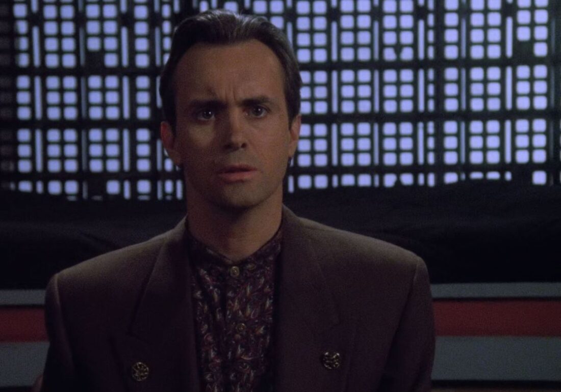 Grey (Jeffrey Coombs) in a scene from Babylon 5, "Eyes"