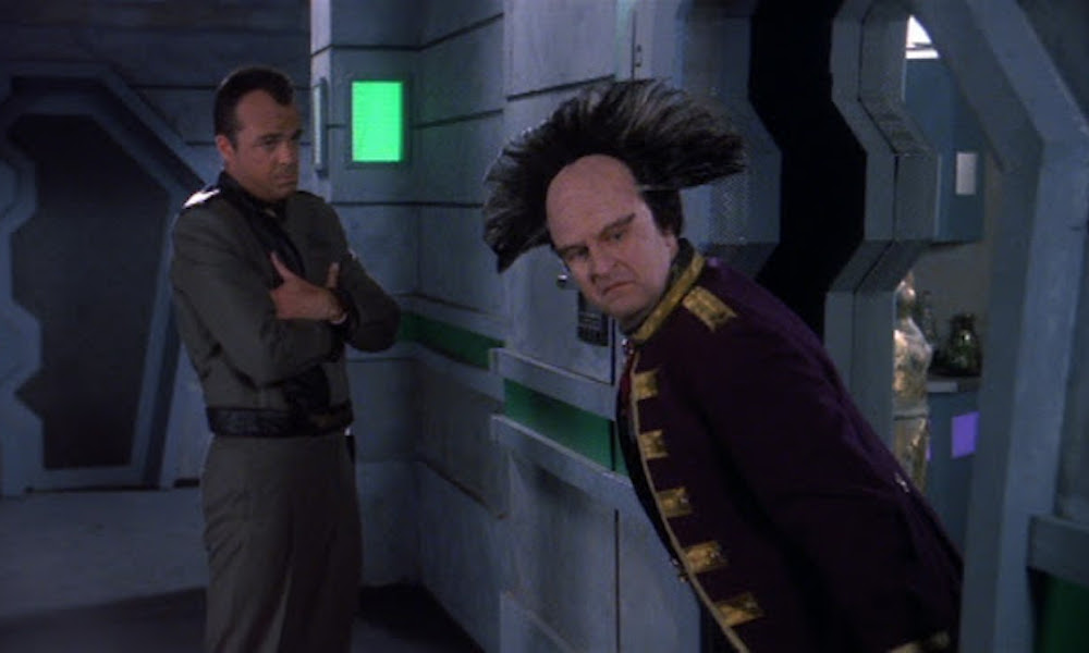 Galibaldi and Mollari in a scene from Babylon 5: "Grail"