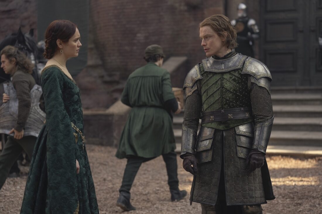 A scene from House of the Dragon season 2 episode 6: Alicent (Olivia Cooke) and Gwayne (Freddie Fox) meet in King's Landing