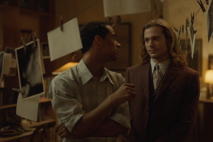 Louis (Jacob Anderson) and Lestat (Sam Reid) in a scene from season 2 of Interview with the Vampire