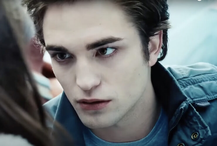 Edward Cullen (Robert Pattinson) looking sexily in Twilight