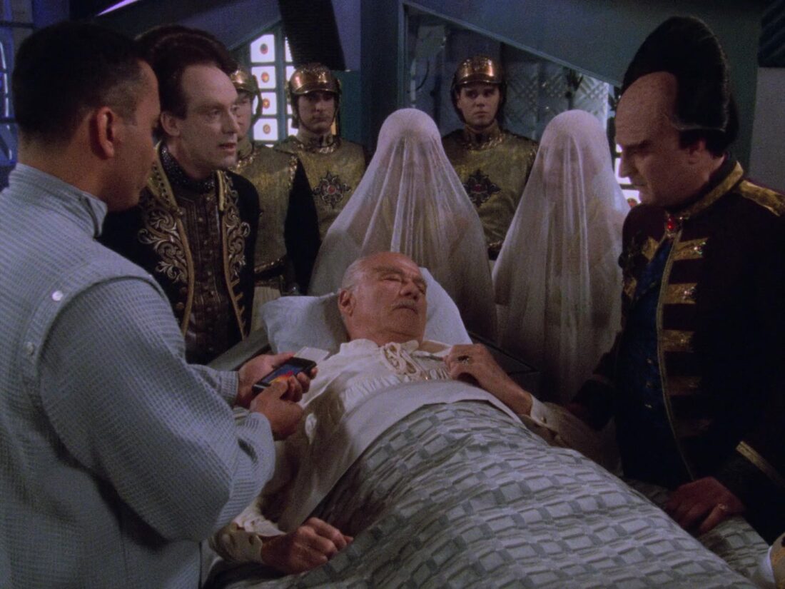 Screencap of Babylon 5 Season 2 Ep. 9: The Coming of Shadows