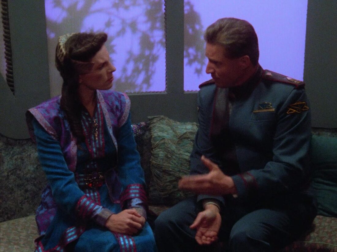 Delenn and Sheridan in a scene from Babylon 5 "Acts of Sacrifice"