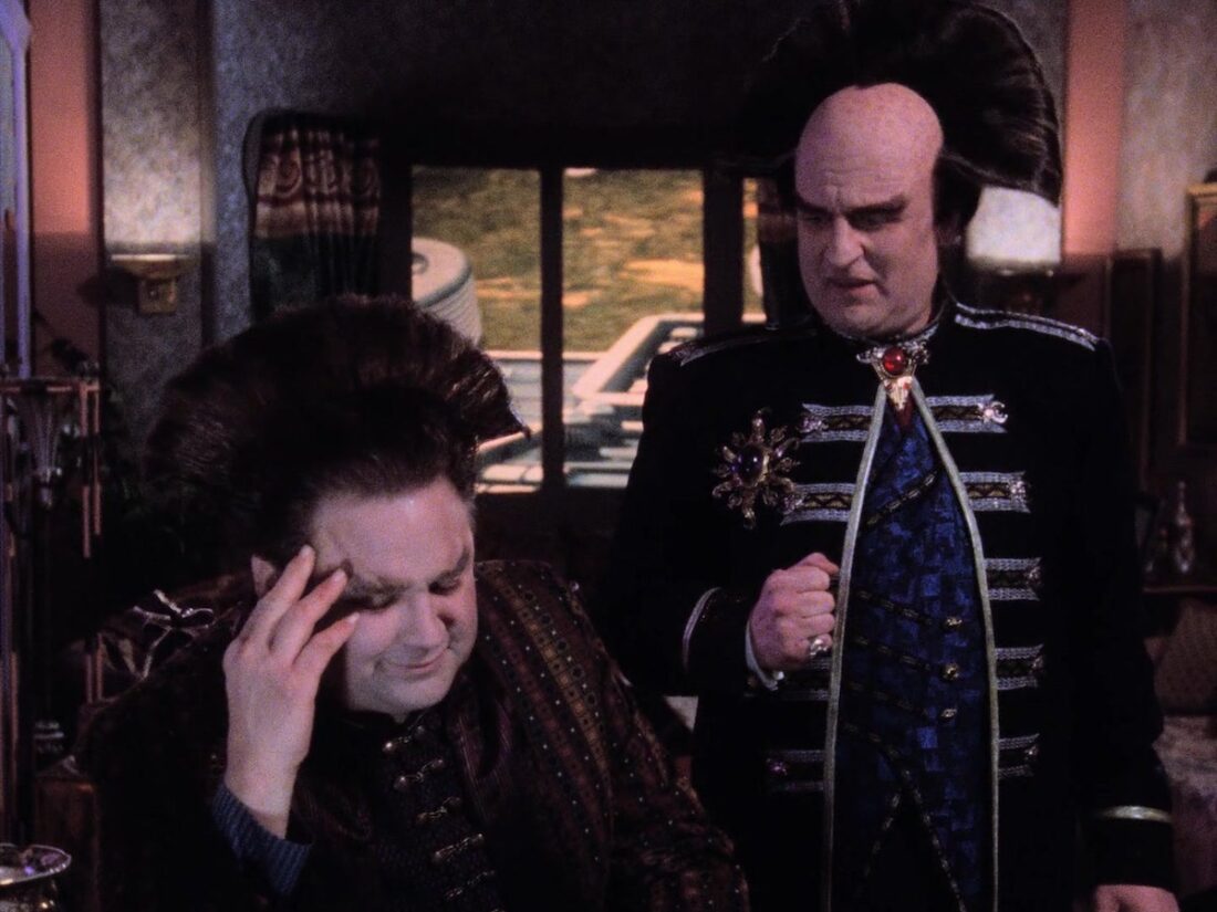 Mollari speaks with a hungover Vir in Babylon 5 "There All the Honor Lies"