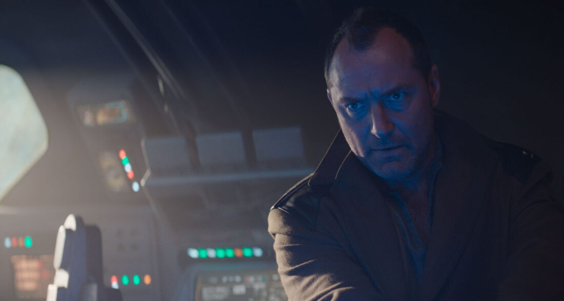 Jod (Jude Law) menacing the kids in Star Wars: Skeleton Crew's "We're Gonna Be in So Much Trouble"