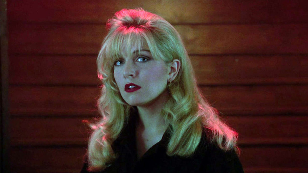 fire walk with me red dress 10 David Lynch Trademarks In Twin Peaks: Fire Walk With Me
