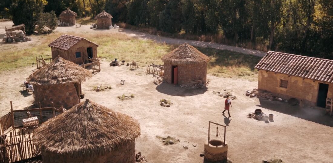 Kusimayu, now absorbed by the Others, is the last to abandon her own village in Pluribus