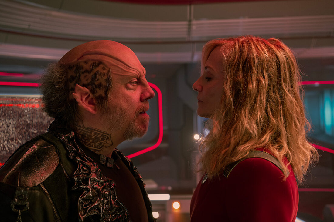 Paul Giamatti as Nus Braka and Holly Hunter as Nahla Ake in Star Trek: Starfleet Academy