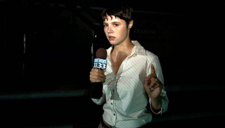 Kether Donohue as Donna Thompson in The Bay