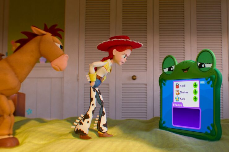 Ey! Toy Story 5  Features Bad Bunny as Pizza & Alan Cumming as Evil Bullseye