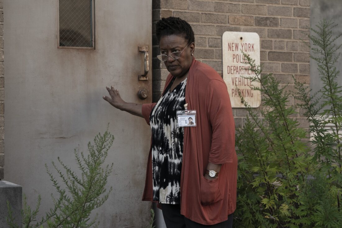 CCH Pounder as Miss Chris outside the facility in The Terror: Devil in Silver, episode 1