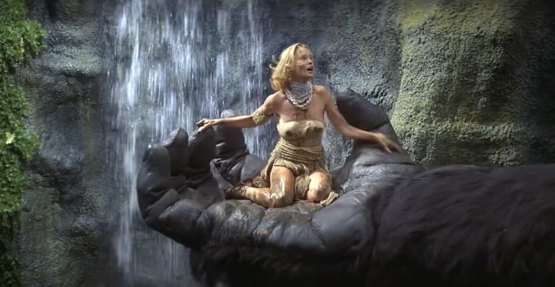 Dwan in Kong's hand in King Kong (1976)